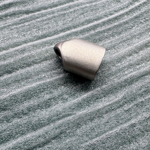 Llavero de Acero Inoxidable de Alta Calidad con Acabado Mate y Brillante para Cuerdas - Product Image 4