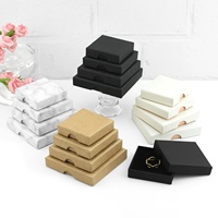 Boîte à bijoux en papier kraft haut de gamme personnalisable en gros, fermeture magnétique, ruban, doublure en éponge, emballage écologique et recyclable