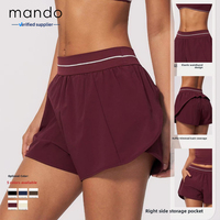 Shorts de course 2-en-1 pour femmes, double couche, avec volants couvrant les hanches, passepoil blanc contrastant, poche zippée discrète, séchage rapide, pour la gym