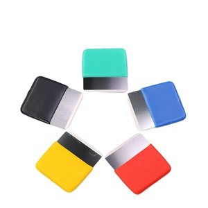 Lame <span class=keywords><strong>de</strong></span> démontage en métal mince avec poignée en plastique, outil d'ouverture d'écran incurvé haute dureté et robuste pour le retrait d'écrans <span class=keywords><strong>de</strong></span> téléphone - Product Image 2