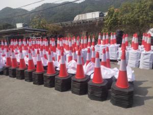 Fabbrica all'ingrosso sicurezza stradale pesante economico riflettente autostrada avvertimento di plastica PE 75cm traffico uno - Product Image 2