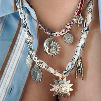 Collier en soie avec pendentif croix personnalisé en forme de fleur, certifié CE, plusieurs pendentifs en acier inoxydable, pour soirée