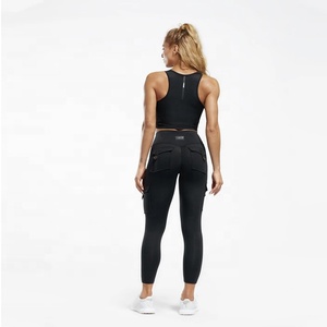 Sujetador deportivo de yoga para mujer con espalda cruzada, 100% nailon, acolchado para soporte medio, transpirable y de secado rápido para entrenamiento y fitness. - Product Image 3