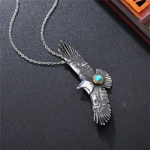 Collar con Colgante de Águila y Piedra Natural para Hombre, Nueva Tendencia - Product Image 3