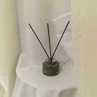 Diffuseur de parfum en marbre gris minimaliste de luxe avec logo personnalisé STONEKOCC, bordure en métal doré, écologique, parfum frais et durable