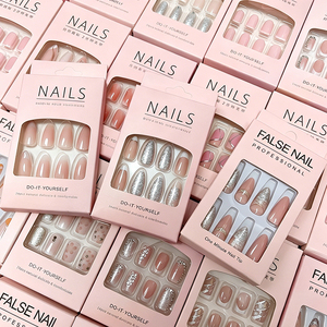 Faux Ongles Effilés Moyens Couleur Bonbon avec Franges et Pompons, Style Rave Girl, Prix de Gros Usine, Idéaux pour les Photos - Product Image 1