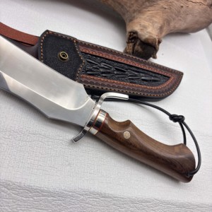 Couteau tactique de chasse à lame fixe pleine soie personnalisable avec trous pour corde de suspension et étui en cuir. Support OEM disponible - Product Image 6