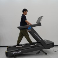 YG-T024 Tapis roulant commercial à écran LED de nouvelle conception, machine de course électrique