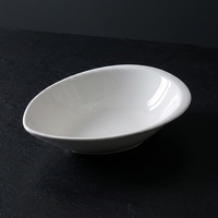 Nouvelle conception, vente en gros, assiette en porcelaine fine blanche pour restaurant, plats à dessert profonds en porcelaine blanche pour hôtel