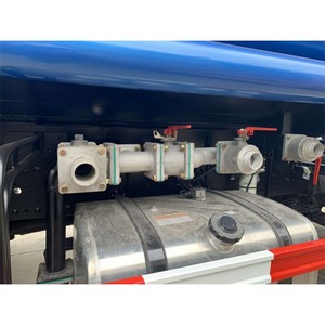 Camión Cisterna de Agua Foton 20000L 6x4, Camión Cisterna con Aspersor para Riego, en Venta - Product Image 5