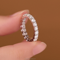 Bague d'éternité en argent 925 ronde Micro Pave Moissanite Pierres Bague d'éternité complète Bijoux Miossanate Bague en argent sterling 925
