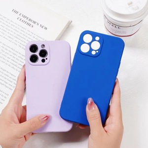 Funda de Silicona Líquida 2.0 para iPhone 15 - Estilo Original, Cobertura Total, Suave, con Acabado de Pulverización de Aceite que es Amigable con la Piel - Product Image 3