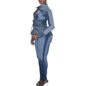 Ensemble 2 pièces décontracté pour femme : haut et pantalon en jean délavé, patchwork color-block, ultra-extensible et sexy - Product Image 3