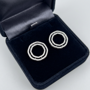 Boucles d'oreilles raffinées à double ligne de diamants ronds, 2,25 carats, or blanc 14 carats, design minimaliste, fabriquées par un fabricant indien - Product Image 5