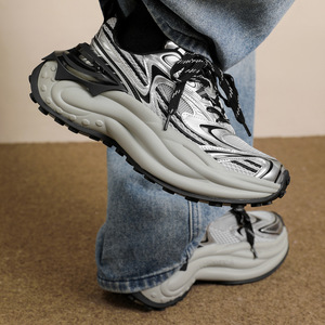 Zapatillas deportivas casuales de estilo para parejas, con aumento de altura, transpirables, de malla, con cordones, suela gruesa de goma resistente al desgaste - Product Image 1