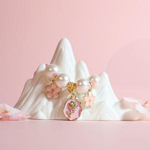 Venta al por mayor Fresh Sakura Rose Pet <span class=keywords><strong>Collar</strong></span> <span class=keywords><strong>Pink</strong></span> Cat <span class=keywords><strong>Collar</strong></span> con Gold Lock Pearl Chain Accesorio Patrón sólido para gatitos Perros - Product Image 5