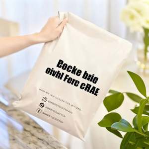 Sacs d'expédition en polyéthylène personnalisés avec logo imprimé, écologiques, emballage nu, colis, courrier, poly mailer, sacs d'expédition, sacs pour t-shirts - Product Image 1