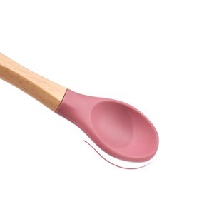 Tenedor de silicona con logo para bebé, tazón de alimentación y cuchara de silicona con mango de bambú para bebés y niños, ¡en oferta! - Product Image 2