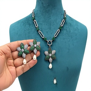 Conjunto de Collar y Aretes de Latón Plateado de Primera Calidad, Joyería para Mujer, Regalo para Boda, Compromiso o Fiesta - Product Image 2