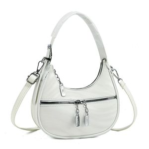 Nouveau style <span class=keywords><strong>Sac</strong></span> <span class=keywords><strong>à</strong></span> <span class=keywords><strong>main</strong></span> de soirée en PU avec fermeture éclair, <span class=keywords><strong>Sac</strong></span> <span class=keywords><strong>à</strong></span> bandoulière tendance de grande valeur, <span class=keywords><strong>Sac</strong></span> <span class=keywords><strong>à</strong></span> <span class=keywords><strong>main</strong></span> croisé léger de grande capacité en forme de croissant - Product Image 4