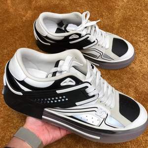 Chaussures de marche sportives pour femmes, style décontracté, de haute qualité, en cuir véritable de luxe, avec amorti en caoutchouc - Product Image 1