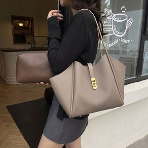 Sacs à main décontractés pour femmes de grande capacité, fermeture éclair résistante à l'eau en PU de haute qualité - Product Image 2