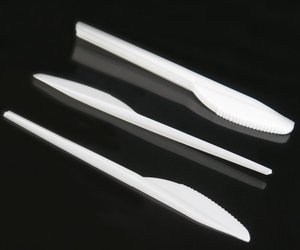 Ensemble de couverts jetables en <span class=keywords><strong>plastique</strong></span> pliable 2g PS léger et bon marché avec couteau, fourchette et cuillère 165mm - Product Image 2