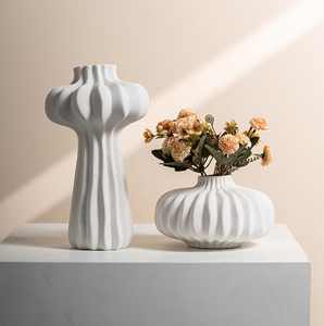Vendita calda nuovo vaso di <span class=keywords><strong>ceramica</strong></span> a forma di <span class=keywords><strong>zucca</strong></span> bianca decorazione vegetariana soggiorno ornamenti per la casa vaso decorativo in <span class=keywords><strong>ceramica</strong></span> - Product Image 1