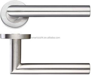 Poignée de porte moderne en forme de L en acier inoxydable 304 avec installation facile pour les portes intérieures d'hôtel et d'appartement - Product Image 1