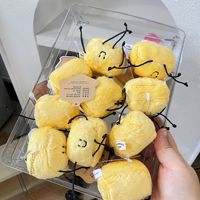 CustomPlushMaker Spot Vente en gros Fait maison Petite poupée en peluche au beurre doux Mignon Sac à dos Pendentif Poupée Porte-clés Jouet en peluche