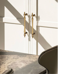 Manija Moderna Individual de Latón para Puerta de Armario con 96 Orificios, Modelo BEEMIN BR111, 1 Año de Garantía, Fácil Instalación, Proyecto Completo para Hoteles - Product Image 4