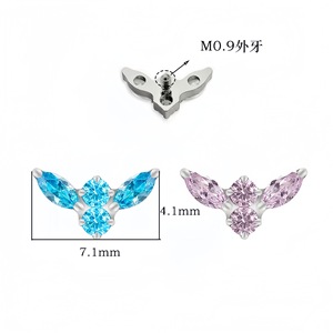 Clous à lèvres en zircon Aile d'ange, filetage M0.9, 7.1mm, en alliage de titane, bijoux de piercing - Product Image 1