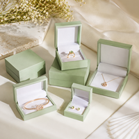 Boîte d'emballage de bijoux en carton écologique élégante et luxueuse, carrée, rigide, avec couvercle rabattable, logo personnalisé pour collier, bracelet, lunettes