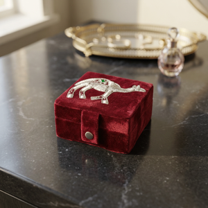 Caja de Almacenamiento de Lujo con Diseño de Camello Bordado en Felpa Roja, Caja de Regalo para Decoración del Hogar, Caja de Regalo para Eid, Ramadán, Bodas y Fiestas - Product Image 1