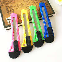 Fournitures de bureau Couteau d'art en plastique Couteau utilitaire 18mm