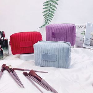 กระเป๋าใส่เครื่องสำอางสำหรับเดินทางขนาดใหญ่สำหรับผู้หญิง  แบบพับได้ เป็นมิตรกับสิ่งแวดล้อม ปิดด้วยซิป  ปรับแต่งได้  สำหรับจัดเก็บเครื่องสำอาง - Product Image 2