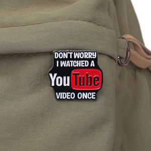 Sarcastique <span class=keywords><strong>Humour</strong></span> Épingles En Émail Je Suis Fondamentalement Une Broche Professionnelle Revers Badge Bijoux Cadeau pour Amis En Gros - Product Image 3