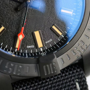 Montre mécanique automatique en acier inoxydable de haute qualité, verre saphir, bracelet en cuir de vache/PU, calendrier, résistance à l'eau 5 BAR, simple - Product Image 3