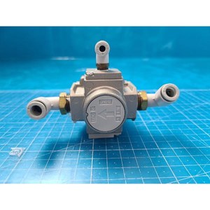 Regulador Neumático AR25-03H de Origen Japonés, Usado, Piezas de Equipos Legacy Semiconductor - Product Image 3