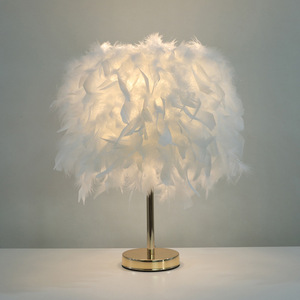 LED simple blanco romántico adolescente mesita de noche lámpara de mesa dormitorio acogedor decoración creativa pluma vanidad Luz de mesa - Product Image 1