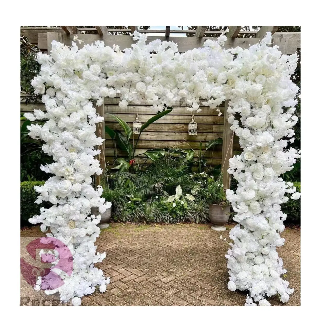 Matrimonio arco fiore ghirlanda rosa rosa fila Fuchsine composizione floreale sfondo di nozze artificiale appeso arco di fiori di nozze