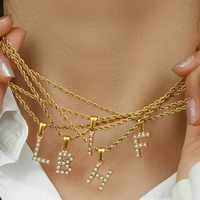Bijoux de mode collier de perles initiales en acier inoxydable chaîne de perles en corde d'or collier de perles avec lettre pour les femmes