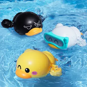 2023 Großhandel INS beliebte bunte Spaß spielen im Wasser Ente Badewanne Spielzeug