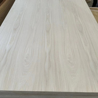 Panneau en placage de chêne blanc de qualité supérieure, panneau MDF plaqué bois naturel pour portes d'armoires, meubles et décoration murale intérieure