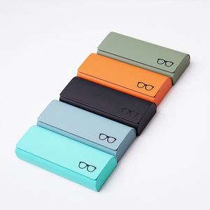 Vente directe usine : Étui à lunettes en cuir fait main avec logo personnalisé, boîte à miroir optique en PU, nouveau <span class=keywords><strong>design</strong></span> personnalisable - Product Image 1