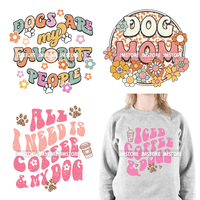 Chien chat maman personnalisé DTF impression fer sur autocollant rétro lettre fleurs prêt à chauffer presse autocollants de transfert de chaleur pour T-shirts
