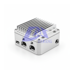 Boîtier de contrôleur de vol en acier inoxydable de qualité aérospatiale et alliage d'aluminium, pièces usinées CNC, service de précision 5 axes - Product Image 1