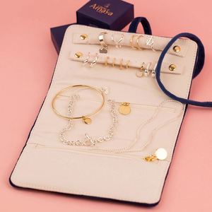 Bolsa de Joyería de Cuero de Alta Calidad, Cuadrada, Simple, con Forro de Terciopelo y Cadena para Guardar Joyas - Product Image 1