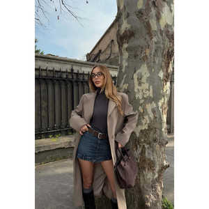 Abrigo de pana transpirable con cierre de un botón y detalles de bolsillos, relleno de algodón, disponible en talla XS - Product Image 2