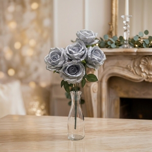 Rosas Artificiales de Seda Plateadas con Diseño Floral Elegante para Festivales, San Valentín, Navidad, Graduaciones - Ramo Hecho a Mano de 7 Cabezas - Product Image 2